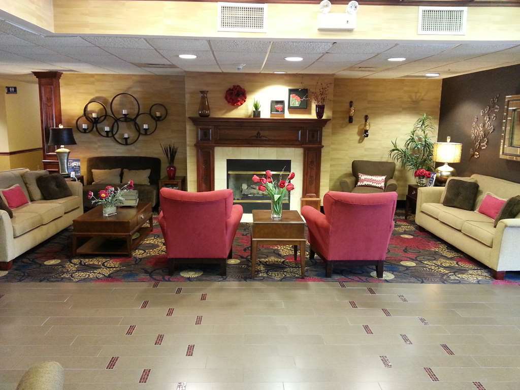 Best Western Plus Brandywine Inn & Suites Монтичело Интериор снимка