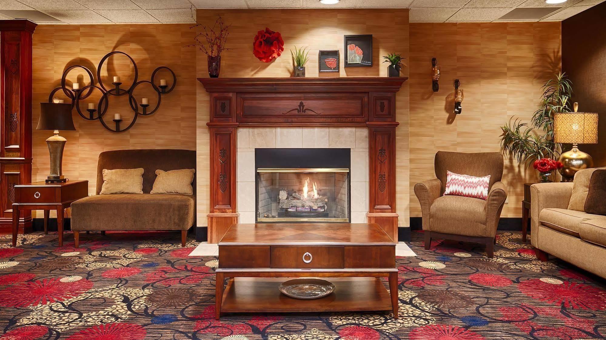 Best Western Plus Brandywine Inn & Suites Монтичело Екстериор снимка